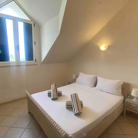 Leme Bedje Two Bedroom - By Bobbywashere Santa Maria Exterior photo
